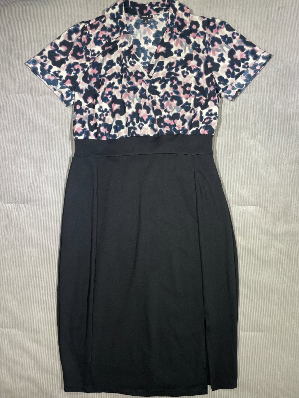 Torrid Abstract Animal Print Faux Wrap V-Neck Short Sleeve Dress Size Medium - Picture 3 of 8